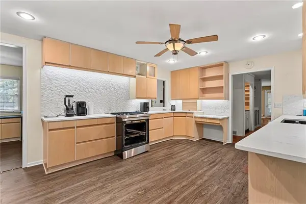 901 S Diane DR, Olathe, KS 66061