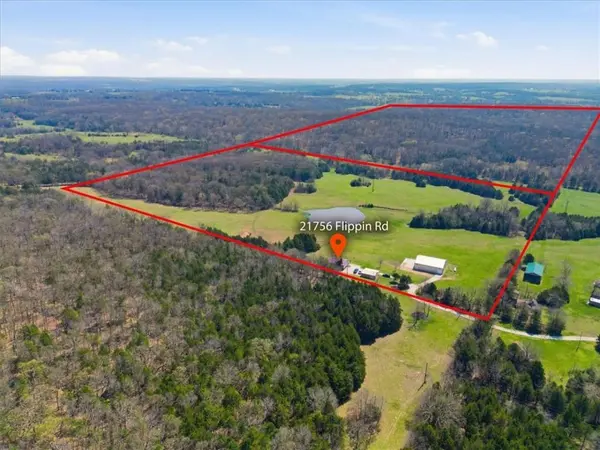 21756 Flippin RD, Warsaw, MO 65355
