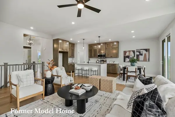8000 SE Hoot Owl ST, Blue Springs, MO 64014