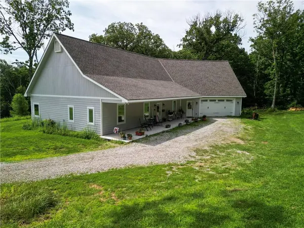 2163 E 500 RD, Lecompton, KS 66050