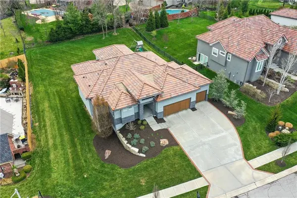 5961 N Cosby AVE, Kansas City, MO 64151