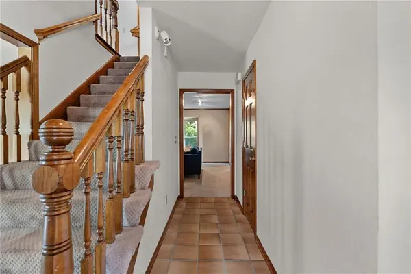 9654 W 116th ST, Overland Park, KS 66210