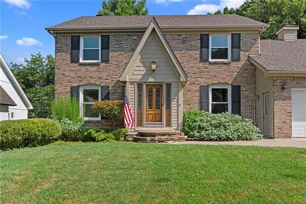 9654 W 116th ST, Overland Park, KS 66210