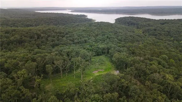 942 SE 1125 Private RD, Deepwater, MO 64740