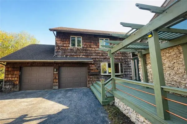 3907 NE Beach RD, Lee's Summit, MO 64064