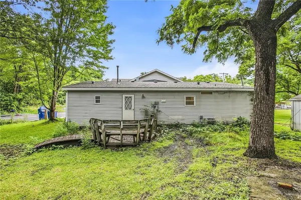 159 & 160 T ST, Lake Lotawana, MO 64086