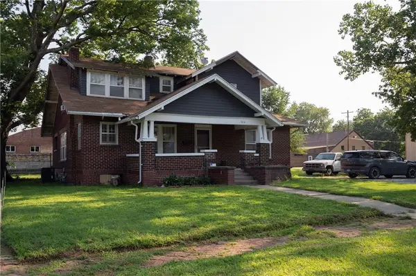 304 E 4th ST, Cherryvale, KS 67335
