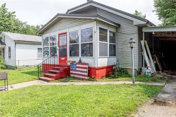 819 E Poplar ST, Independence, KS 67301