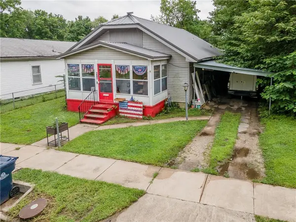 819 E Poplar ST, Independence, KS 67301