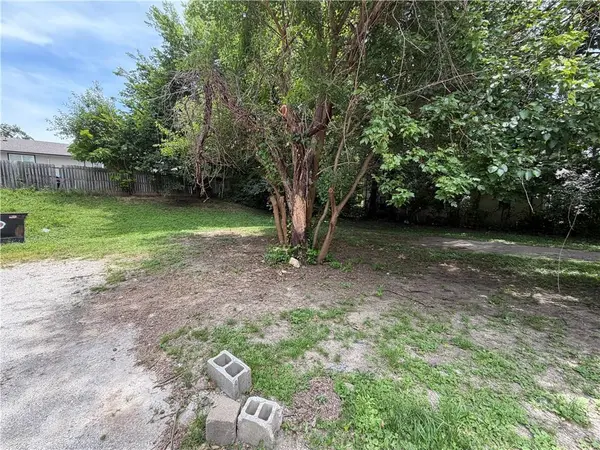 203 N Crysler AVE, Independence, MO 64050