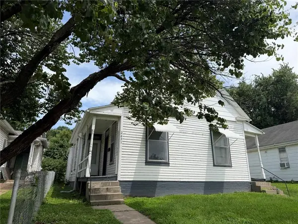 2431-33 S 11 ST, St Joseph, MO 64503