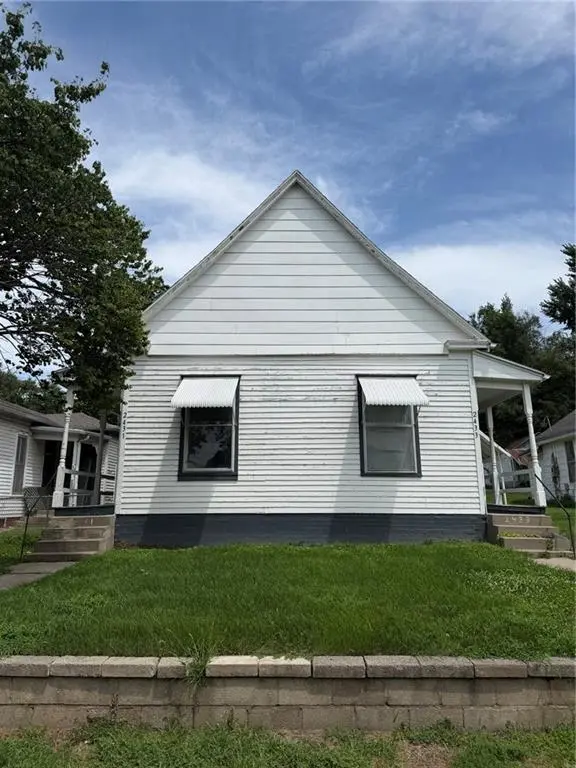 2431-33 S 11 ST, St Joseph, MO 64503