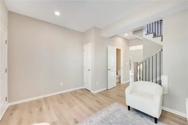 600 Lemon Mint DR, Raymore, MO 64083