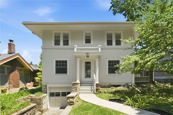 5811 Charlotte ST, Kansas City, MO 64110