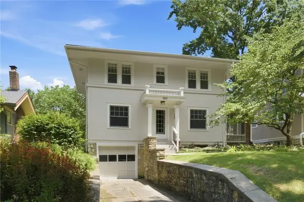 5811 Charlotte ST, Kansas City, MO 64110
