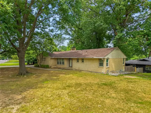 226 NW 43rd ST, Kansas City, MO 64116