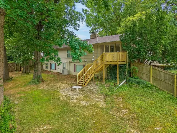 226 NW 43rd ST, Kansas City, MO 64116