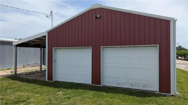 814 Utah ST, Hiawatha, KS 66434
