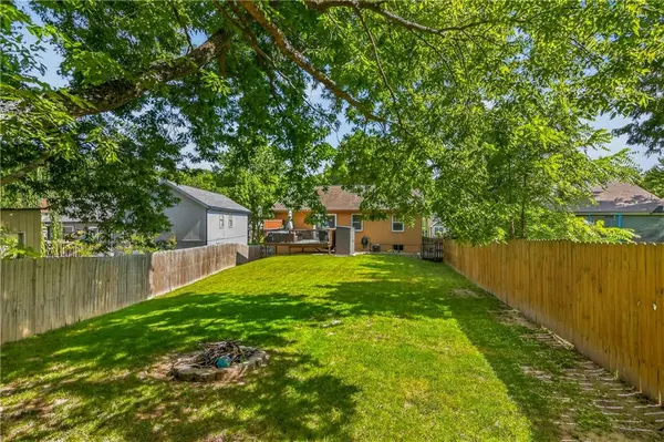 1432 NW 63RD ST, Kansas City, MO 64118