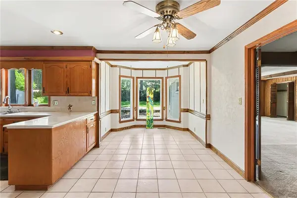 11705 W 60th PL, Shawnee, KS 66203