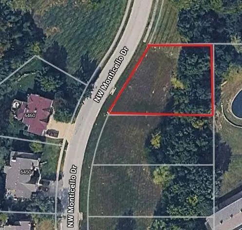 6443 NW Monticello DR, Parkville, MO 64152