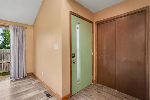 11321 Calico DR, Kansas City, MO 64137