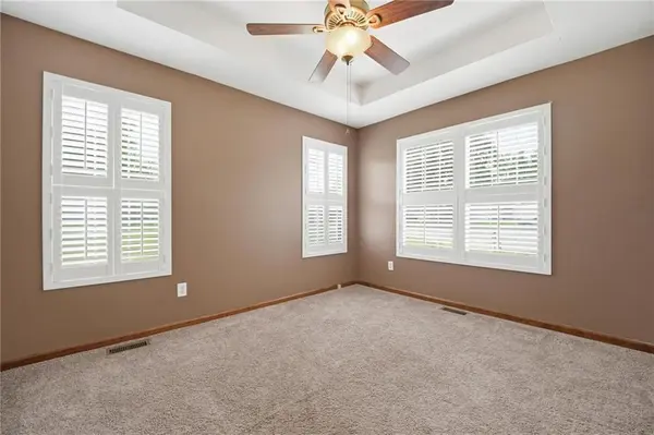 217 E 5th St CT, Linwood, KS 66052