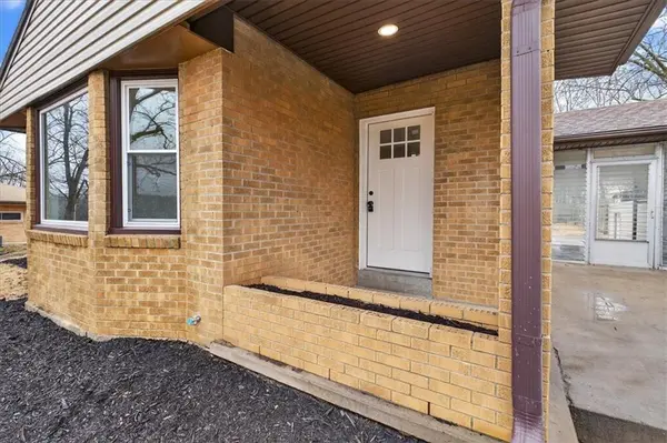 13505 E Kentucky RD, Independence, MO 64050