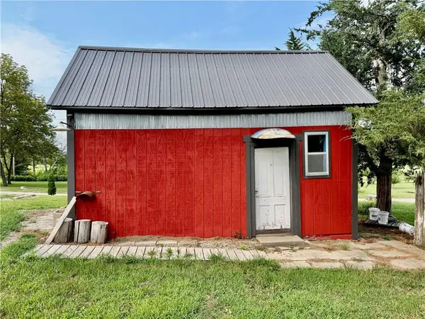 404 E 6th ST, Pickering, MO 64476