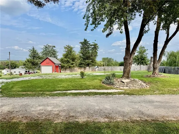 404 E 6th ST, Pickering, MO 64476