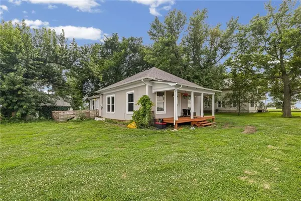 32473 NE Norton RD, Garnett, KS 66032