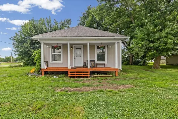 32473 NE Norton RD, Garnett, KS 66032