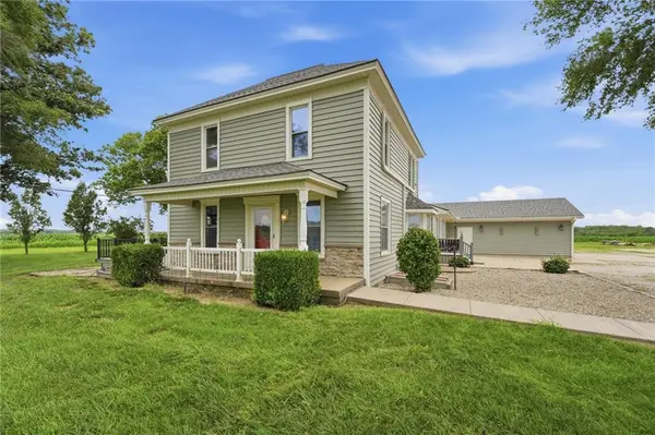 2171 Eisenhower RD, Ottawa, KS 66067
