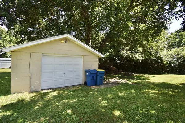 3105 B HWY, Liberty, MO 64068