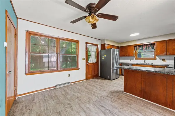 705 Cherry ST, Weston, MO 64098