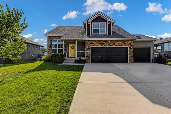 1409 NE Jaclyn DR, Grain Valley, MO 64029