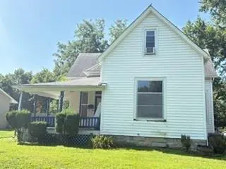 909 W 10th ST, Sedalia, MO 65301