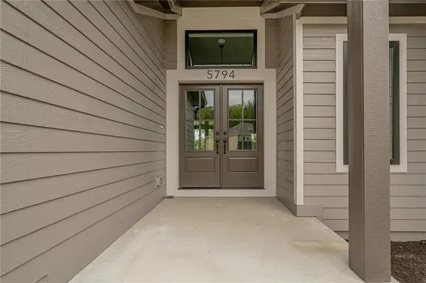 5794 NW Black Oak CT, Parkville, MO 64152