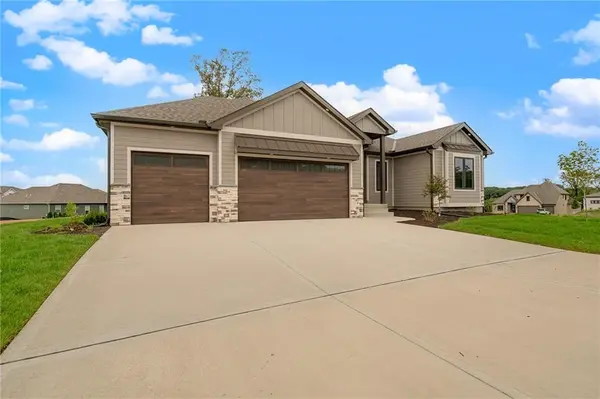 5794 NW Black Oak CT, Parkville, MO 64152