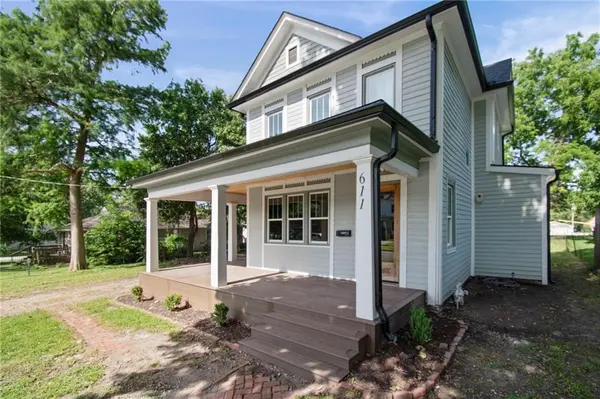 611 S Main ST, Clinton, MO 64735