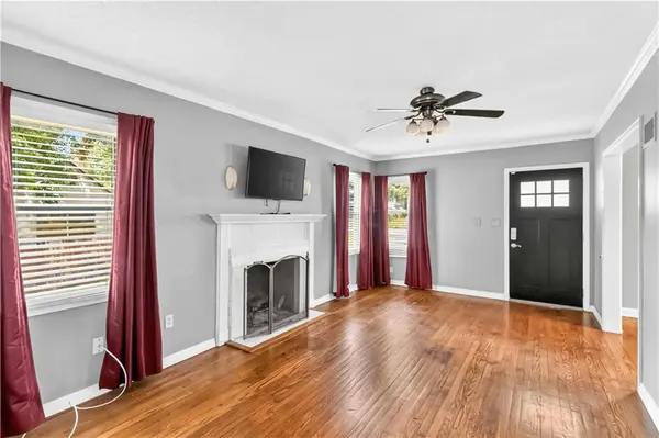 1017 E 84th TER, Kansas City, MO 64131