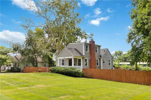 1017 E 84th TER, Kansas City, MO 64131