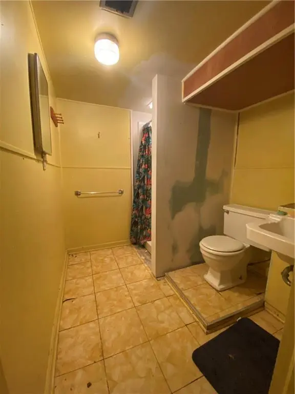 1211 Quincy ST, Leavenworth, KS 66048