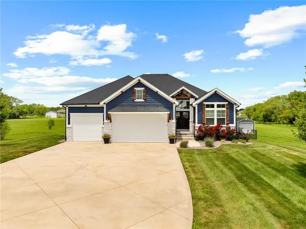 30303 Woodland DR, Pleasant Hill, MO 64080