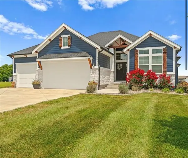 30303 Woodland DR, Pleasant Hill, MO 64080