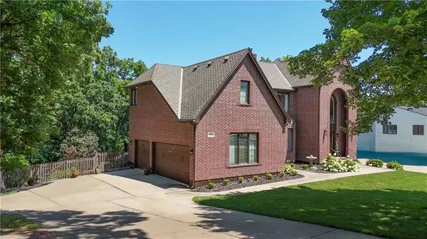 4110 W 110TH ST, Leawood, KS 66211