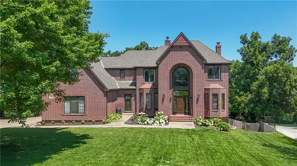 4110 W 110TH ST, Leawood, KS 66211