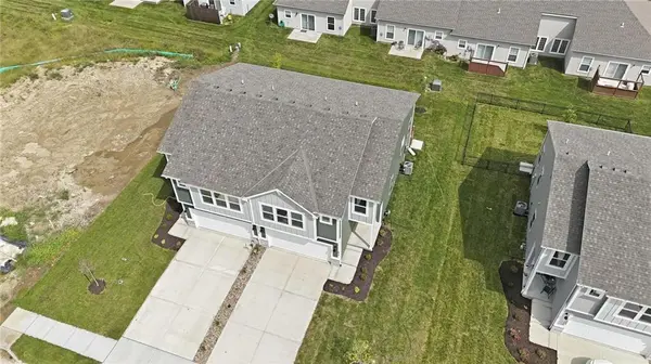 1402 S 4th ST #E, Louisburg, KS 66053