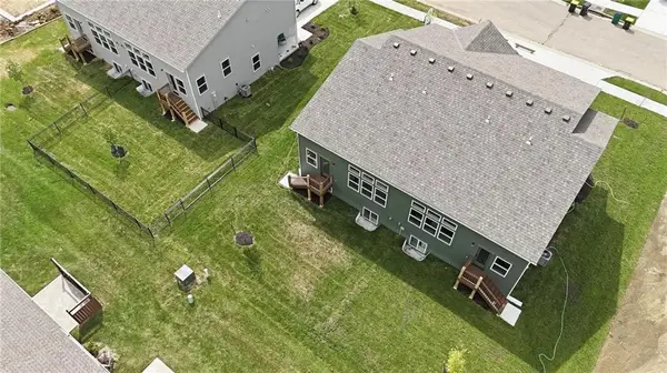 1402 S 4th ST #E, Louisburg, KS 66053