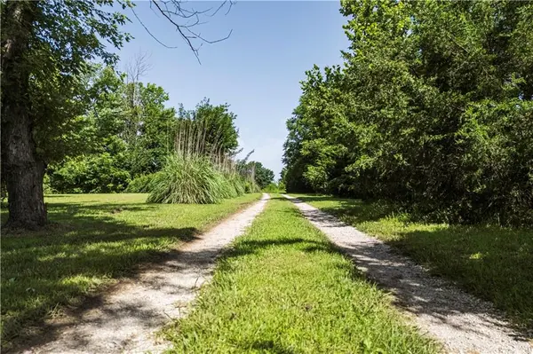 2426 Cr 3500 N/A, Independence, KS 67301